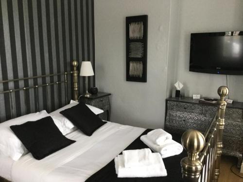 Hostal Lakeside Guest House