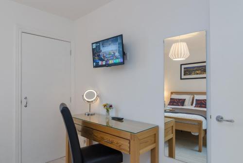 Alfred St Apartment