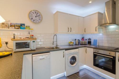 Alfred St Apartment