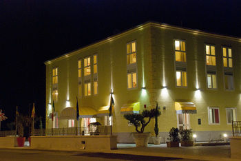 Hotel La Isla Resort