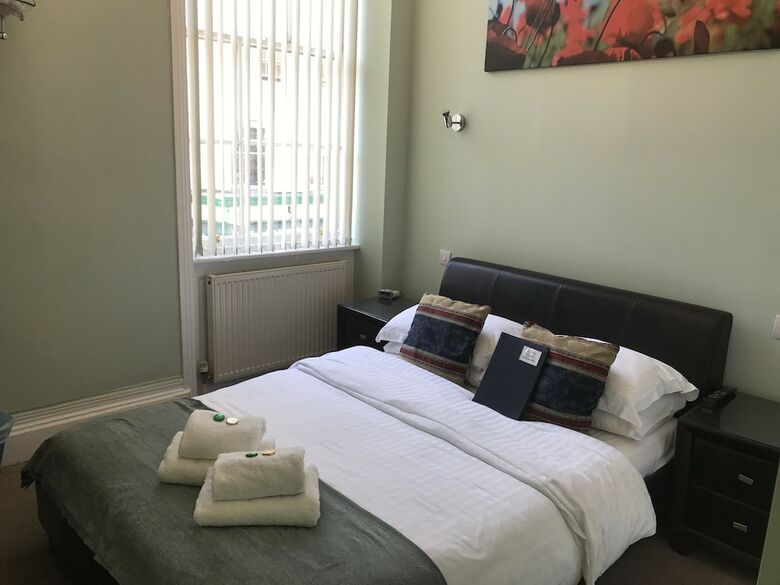 Hostal Kempfield House