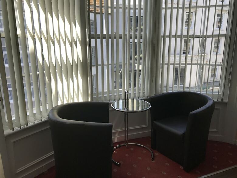 Hostal Kempfield House