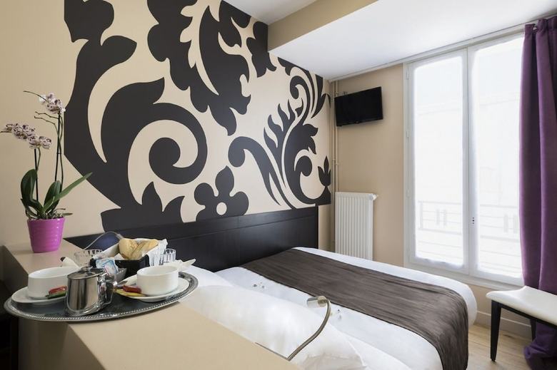 Hostal Hotel Bastille