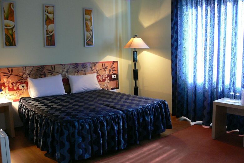 Seven Hotel