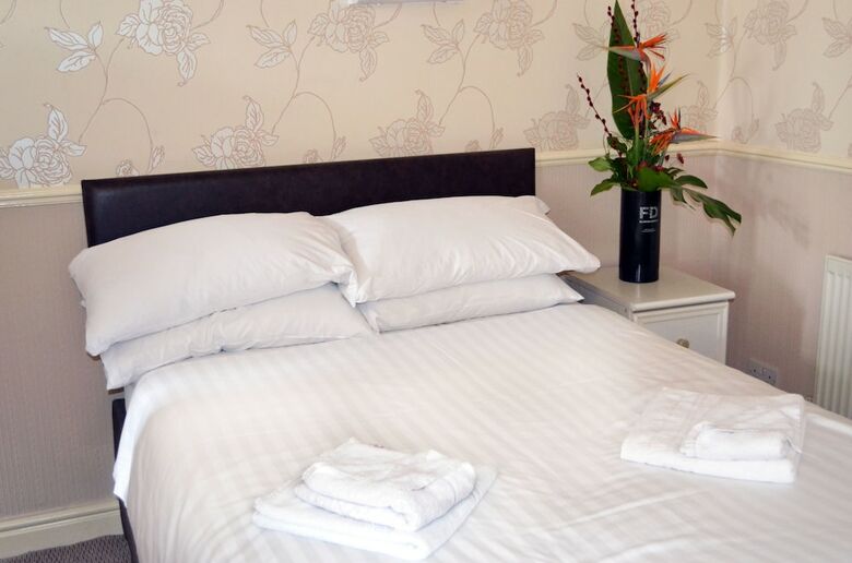 Lyndene Hotel