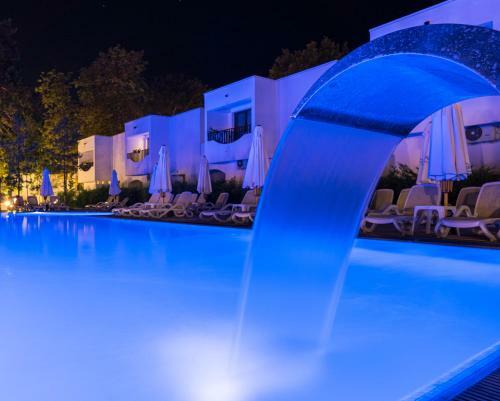 Hotel Mera Resort