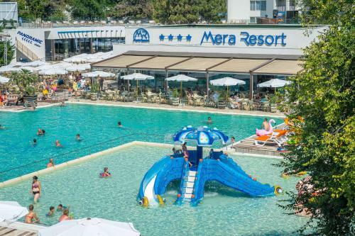 Hotel Mera Resort