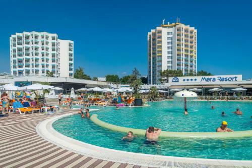 Hotel Mera Resort