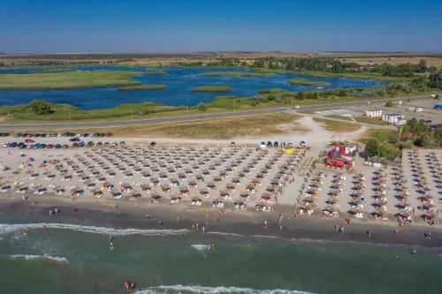 Hotel Mera Resort