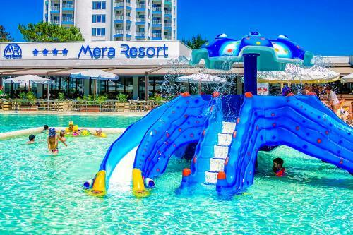 Hotel Mera Resort