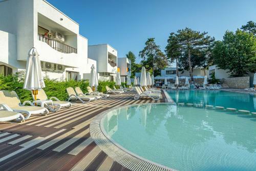 Hotel Mera Resort