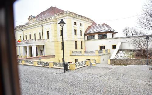 Thalia Apartment