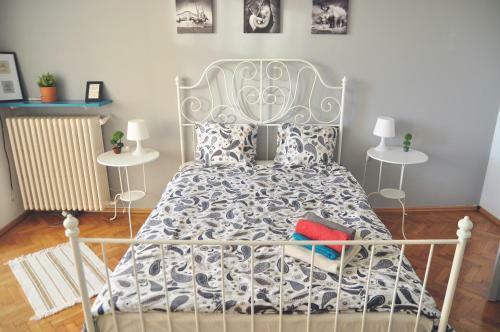 6 Sense Apartment