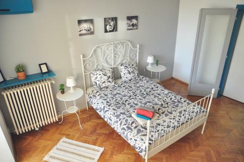 6 Sense Apartment