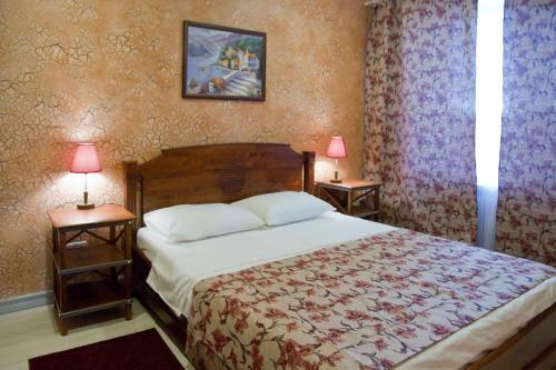 La Mezon Hotel