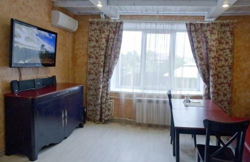 La Mezon Hotel