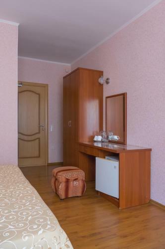 Hostal Renaissance Guesthouse