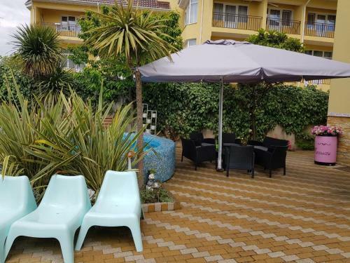 Hostal Renaissance Guesthouse