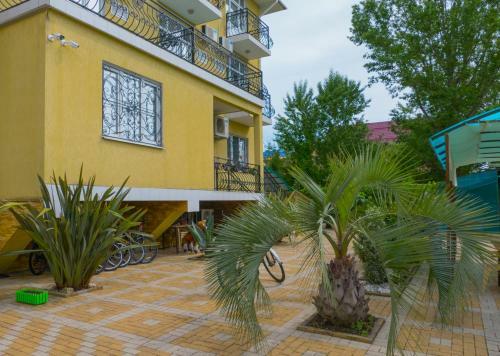 Hostal Renaissance Guesthouse