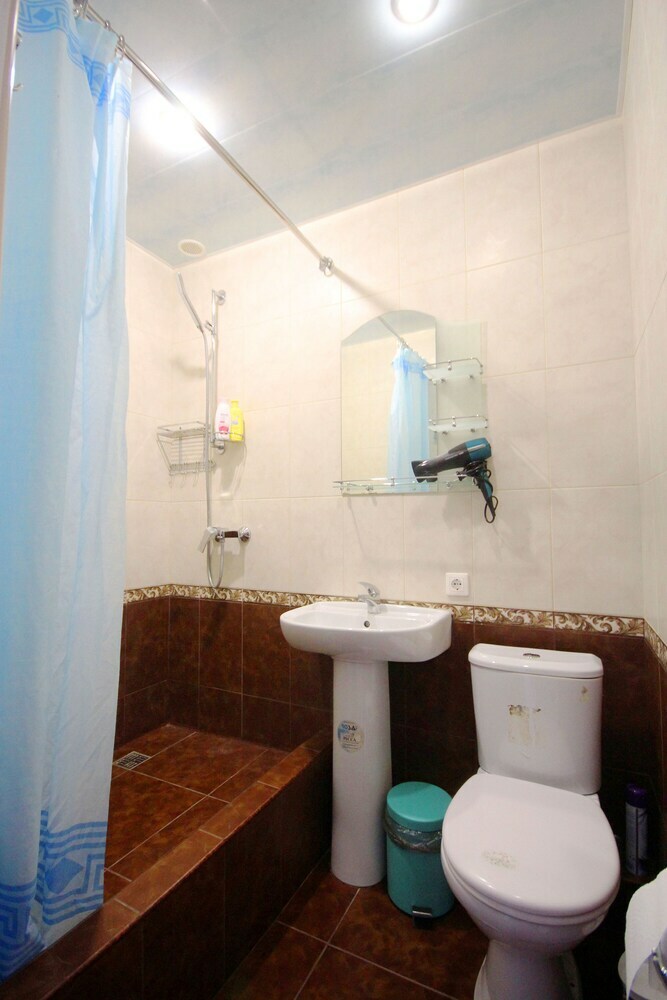 Hostal Saratov Guest House