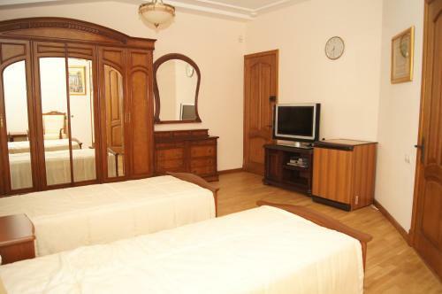 Dynasty Hotel