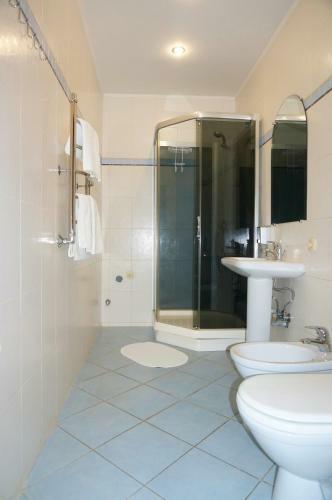 Hostal Angela Guesthouse