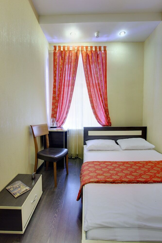 Hotel Ra Nevsky 102