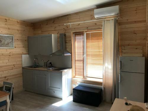 Hostal Bamboo Khutor Guest House