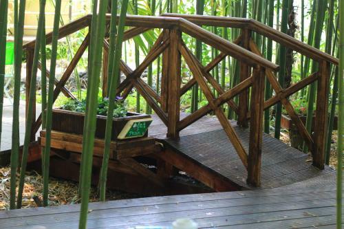 Hostal Bamboo Khutor Guest House