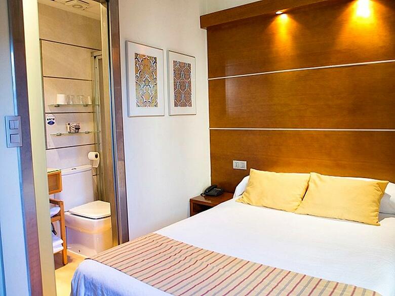 Hotel Puerta De Las Granadas