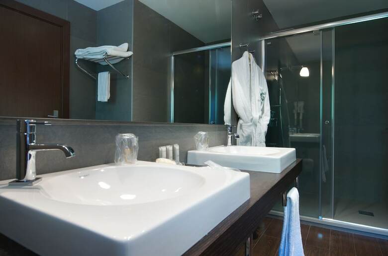 Hotel Manantial
