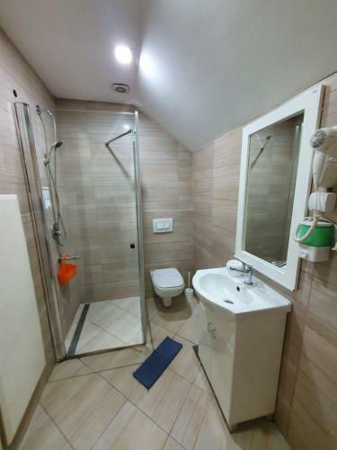 Hostal Ni? City Center Guest House
