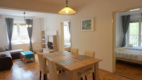 Green Central Apartment
