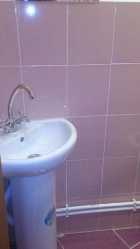 Albergue Economy Hotel Lira