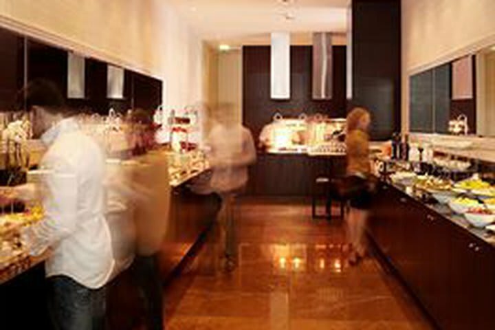 Hotel Kempinski River Park