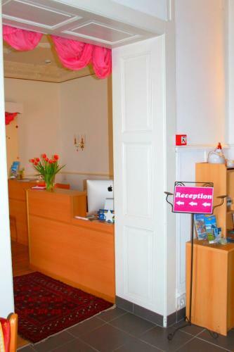 Basicrooms Hotel