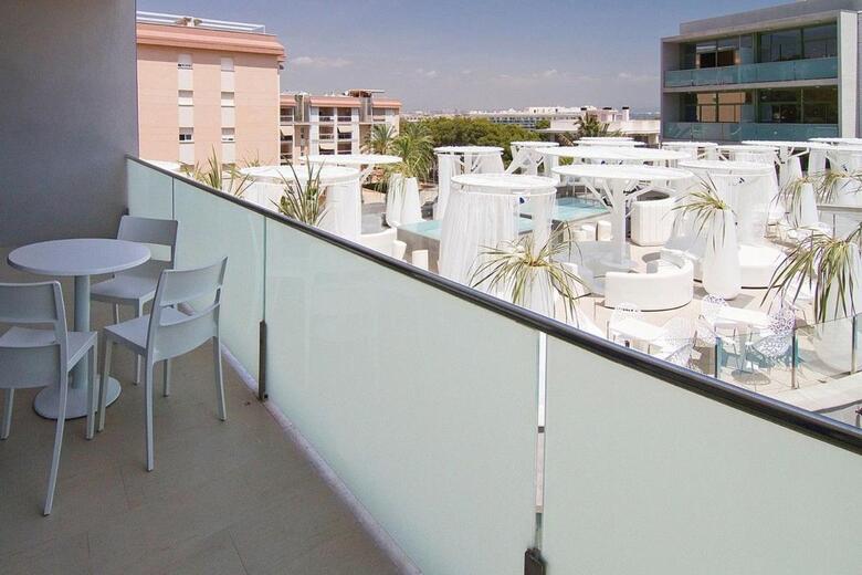 Aparthotel Apolo Suites Rentalmar