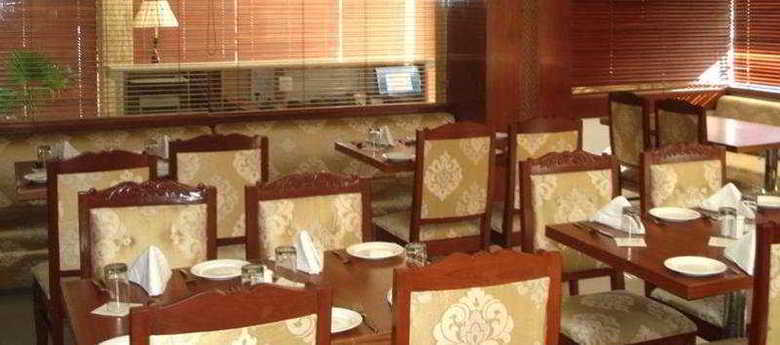 Hotel The Royal Cm