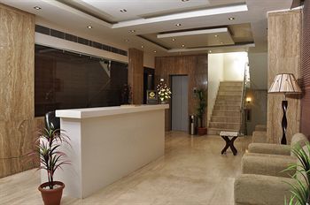 Hotel The Royal Cm