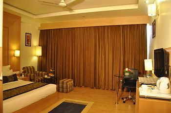 Hotel The Royal Cm