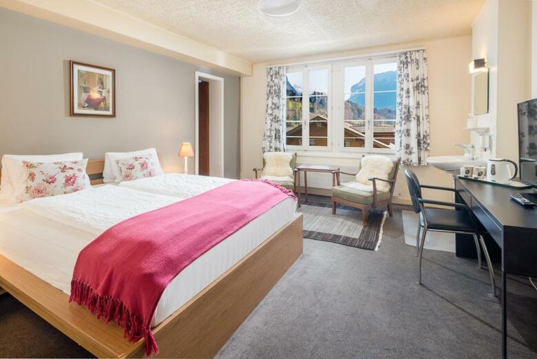 Alpenrose Hotel And Gardens