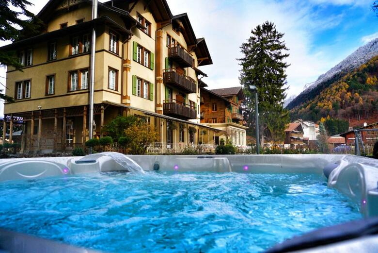 Alpenrose Hotel And Gardens