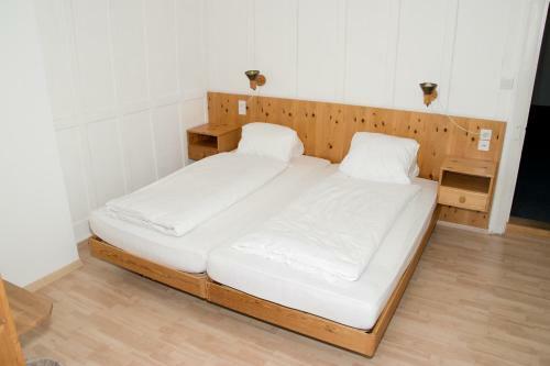 Hotel Chamanna Bed & Breakfast