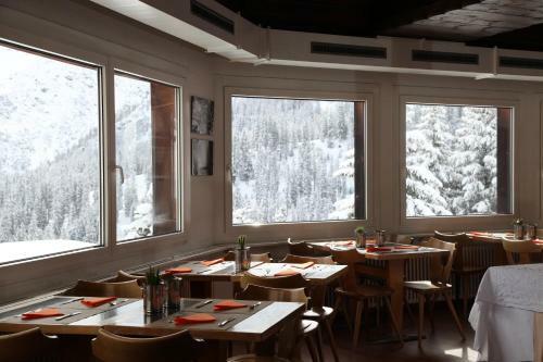 Hotel Chamanna Bed & Breakfast