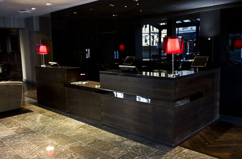 Hotel Lorne (i)