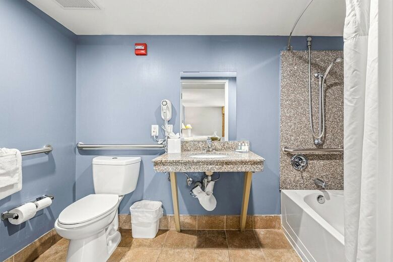 Hotel Quality Inn & Suites