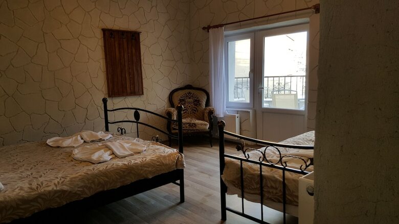 Hotel Whisper Cave House