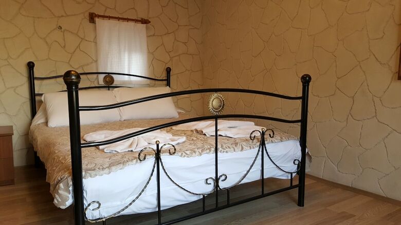 Hotel Whisper Cave House