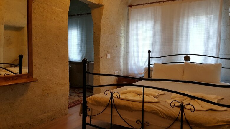 Hotel Whisper Cave House