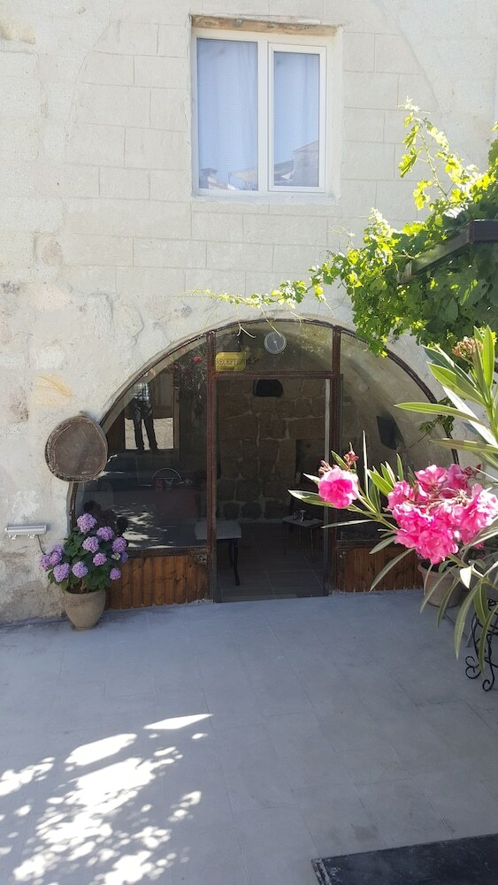 Hotel Whisper Cave House